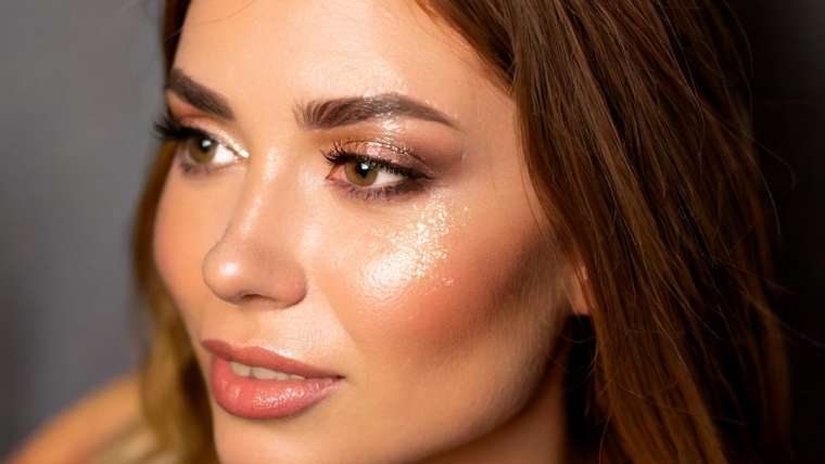 Glitzer-Make-up: Strahlend schön durch die festliche Zeit
