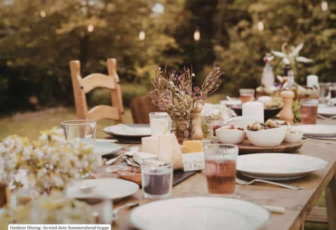 Outdoor Dining: Hygge Sommerabend unter freiem Himmel