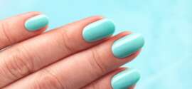 Türkise Nägel: Diese frische Maniküre liegt im Sommer voll im Trend